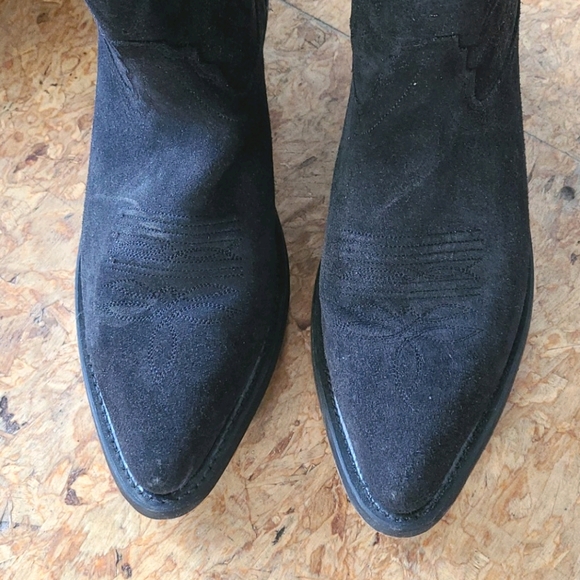 Gibson Trading Company Suede Boots - Picture 3 of 7